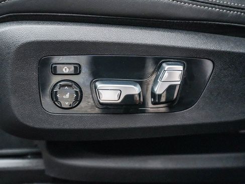 Certified 2024 BMW X7 xDrive40i w/ Premium Package image 23