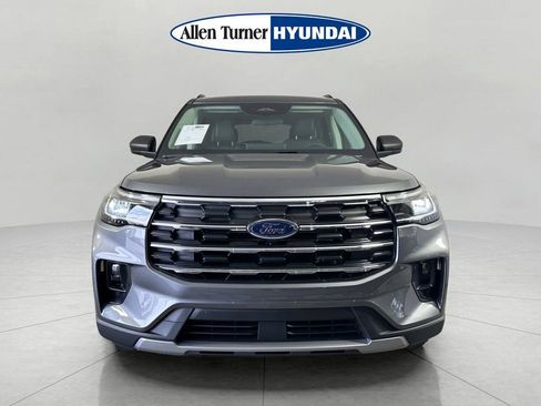 Used 2025 Ford Explorer Active w/ Active Comfort Package RWD image 3