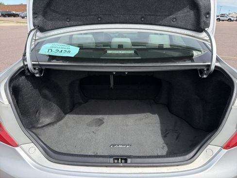 Used 2013 Toyota Camry XLE FWD image 37
