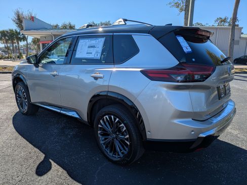 New 2026 Nissan Rogue Platinum image 6