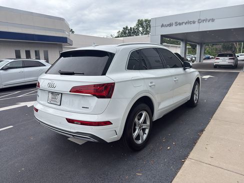Used 2023 Audi Q5 2.0T Premium w/ Convenience Package AWD/4WD image 5