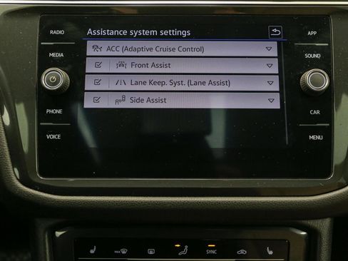 Certified 2022 Volkswagen Tiguan SE w/ Panoramic Sunroof Package image 33