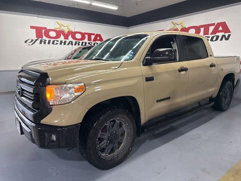 Used 2017 Toyota Tundra SR5 image 1