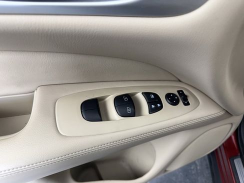 Used 2019 Nissan Pathfinder SL w/ Cargo Package image 22