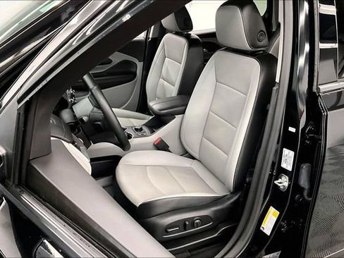 Used 2024 GMC Terrain SLT AWD/4WD image 23