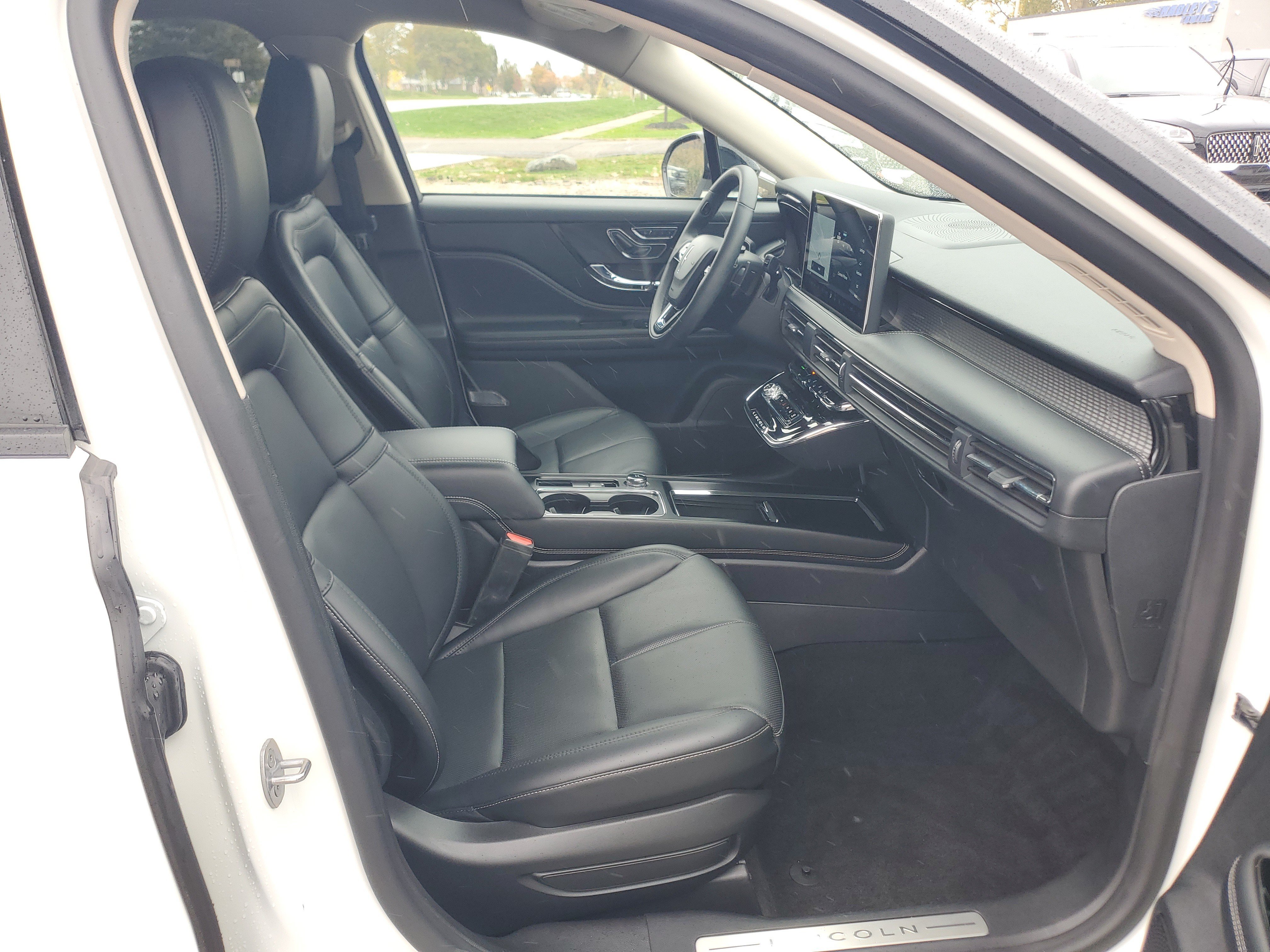 Certified 2023 Lincoln Corsair AWD w/ Equipment Group 101A image 9