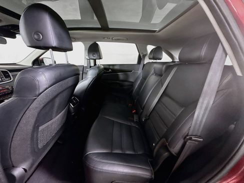 Used 2019 Kia Sorento EX FWD image 29