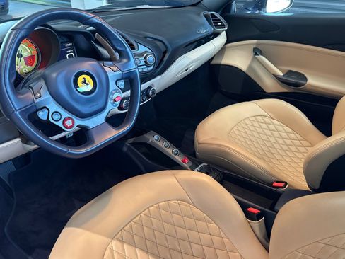 Used 2018 Ferrari 488 Spider RWD image 4