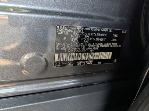 Used 2024 Toyota RAV4 XLE w/ Convenience Package FWD image 36