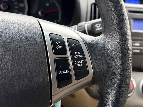 Used 2010 Hyundai Elantra GLS image 16