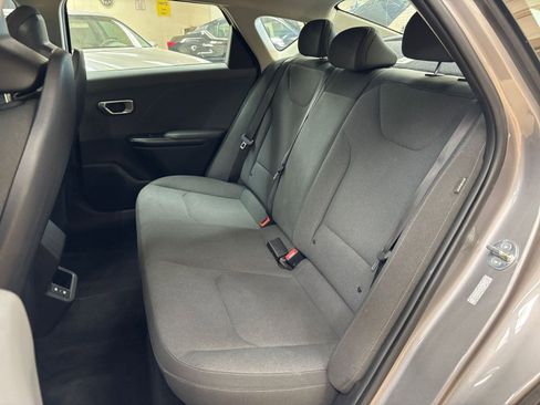 Used 2025 Kia K4 FWD image 37