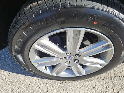 Used 2016 Volvo XC60 T6 w/ Protection Package image 17