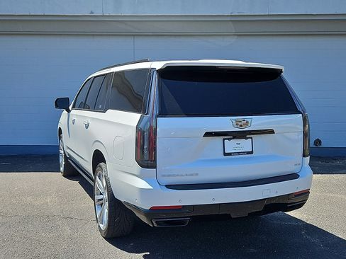 Certified 2025 Cadillac Escalade ESV Sport Platinum AWD/4WD image 3