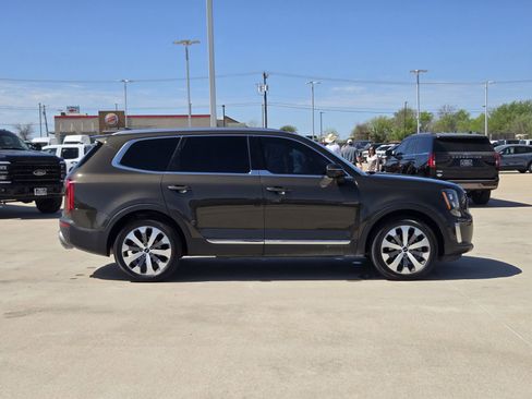 Used 2022 Kia Telluride EX w/ EX Premium Package image 7