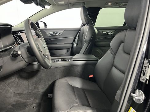 Used 2025 Volvo V60 B5 Cross Country Plus image 21