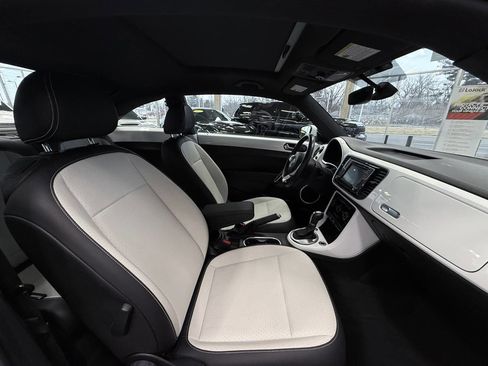 Used 2018 Volkswagen Beetle 2.0T SE image 27