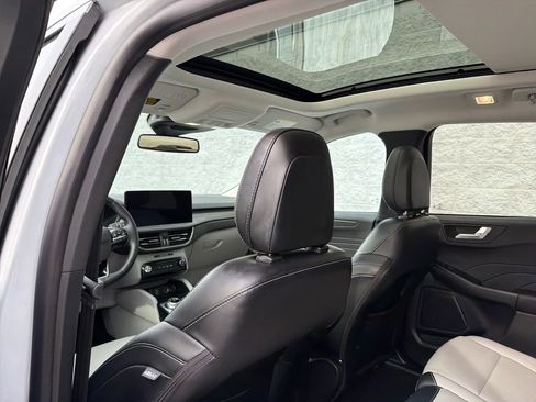 Used 2025 Ford Escape Platinum image 35