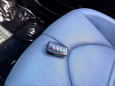 Used 2019 Toyota Avalon Touring w/ Advanced Safety Package image 14