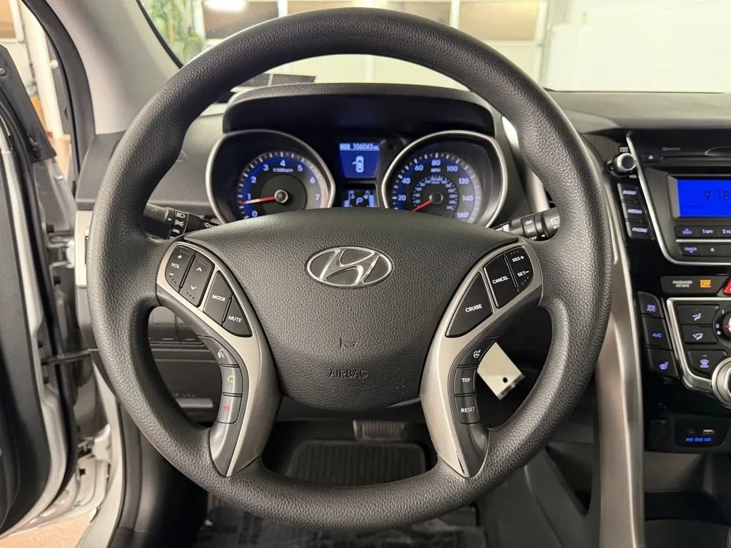 Used 2016 Hyundai Elantra GT FWD image 17