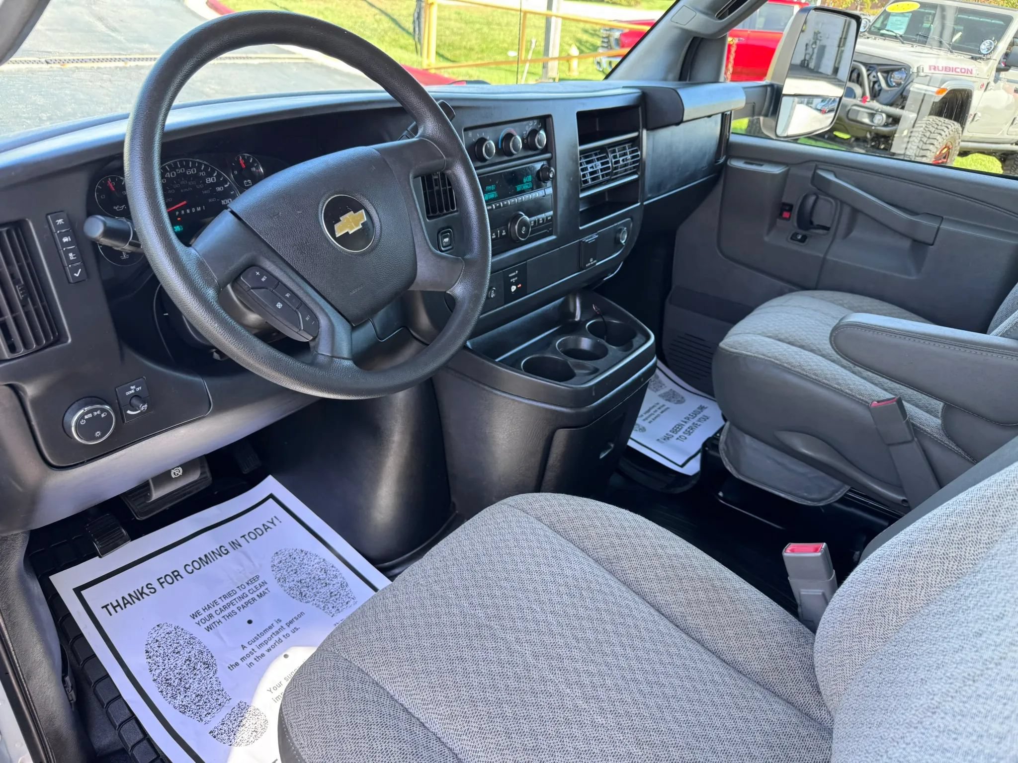 Used 2018 Chevrolet Express 3500 w/ Power Convenience Package RWD image 7