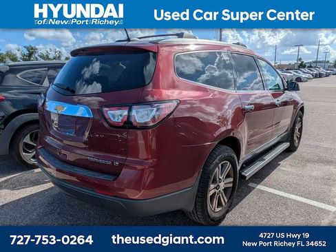 Used 2016 Chevrolet Traverse LT FWD image 3