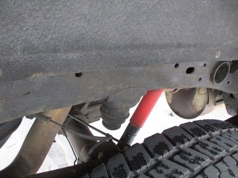 Used 2015 GMC Sierra 2500 Denali w/ Suspension Package, Off-Road image 14