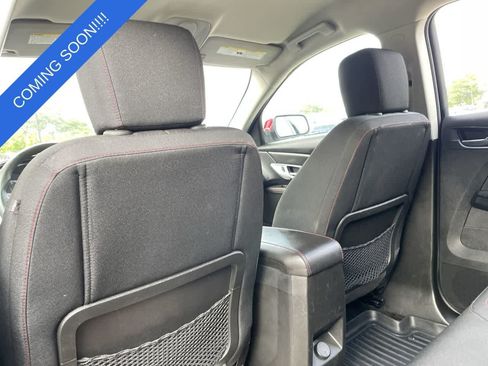 Used 2015 GMC Terrain SLE FWD image 19
