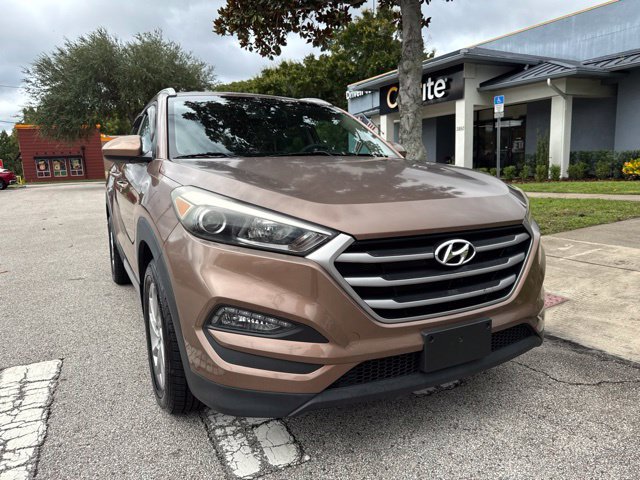 Used 2017 Hyundai Tucson SE w/ SE Popular Package 02 FWD image 2