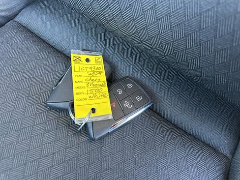 Used 2025 Chevrolet Silverado 1500 Custom image 32