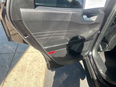 Used 2022 Ford Escape SEL AWD/4WD image 16