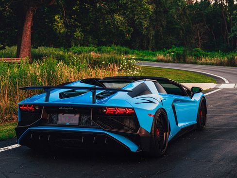 Used 2016 Lamborghini Aventador LP 750-4 Superveloce image 9