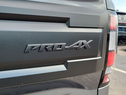 Used 2025 Nissan Frontier PRO-4X w/ Pro Convenience Package image 7