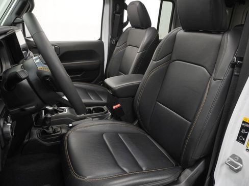 Used 2024 Jeep Wrangler Sahara w/ Technology Group image 15