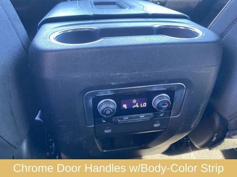 Used 2023 Chevrolet Suburban Premier image 20