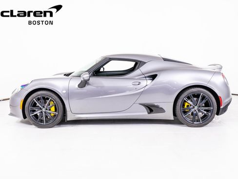 Used 2018 Alfa Romeo 4C Coupe w/ Convenience Group - Coupe image 2