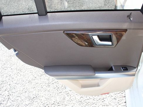 Used 2015 Mercedes-Benz GLK 350 2WD image 22