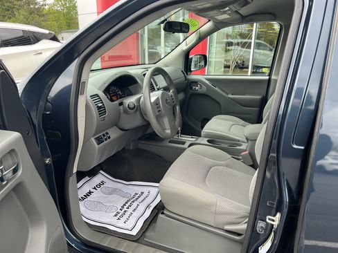 Used 2019 Nissan Frontier SV AWD/4WD image 3