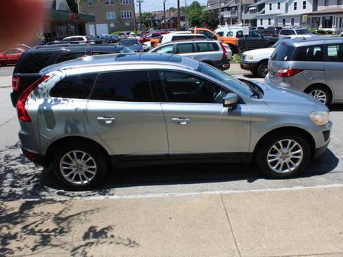 Used 2010 Volvo XC60 T6 AWD/4WD image 4