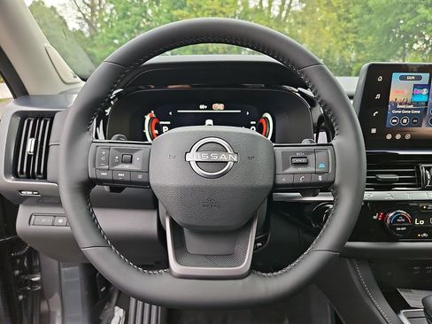 New 2026 Nissan Pathfinder SL w/ SL Premium Package AWD/4WD image 12