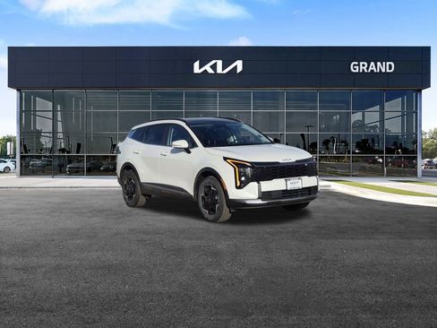 New 2026 Kia Sportage EX image 2
