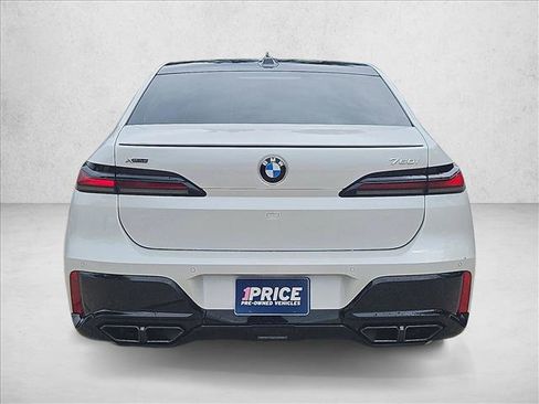 Used 2025 BMW 760i xDrive w/ Executive Package AWD/4WD image 7