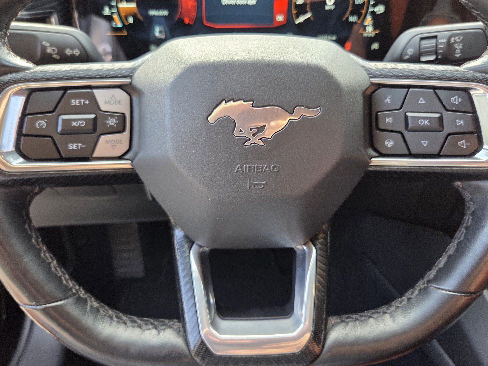 Used 2025 Ford Mustang Premium RWD image 32