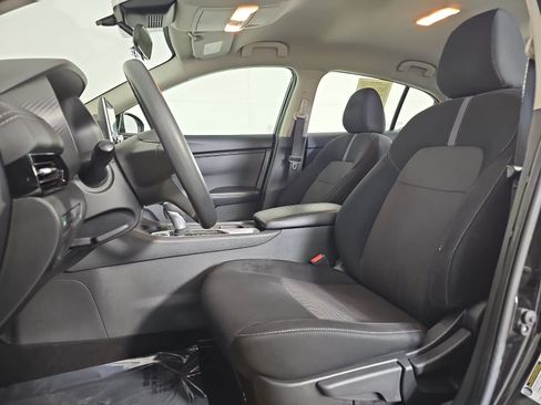 Used 2023 Nissan Sentra SV FWD image 14