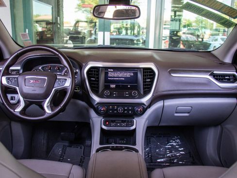 Used 2023 GMC Acadia SLT image 14