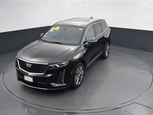 Used 2024 Cadillac XT6 Premium Luxury image 38