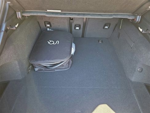 Used 2025 Porsche Taycan 4S image 31