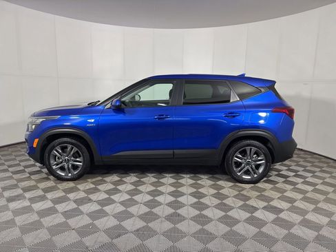 Used 2021 Kia Seltos LX image 2