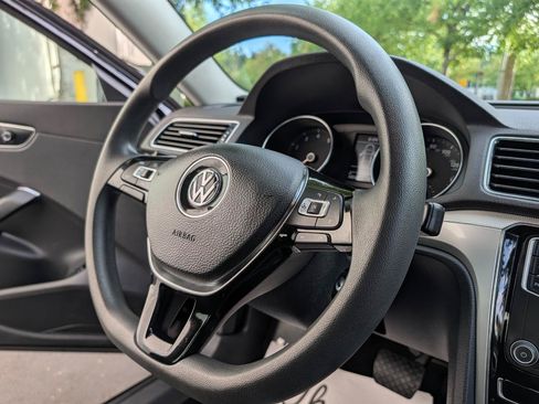 Used 2016 Volkswagen Passat 1.8T S FWD image 15