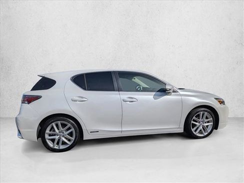 Used 2016 Lexus CT 200h w/ Navigation Package image 4
