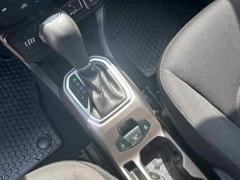 Used 2022 Jeep Renegade Latitude image 21